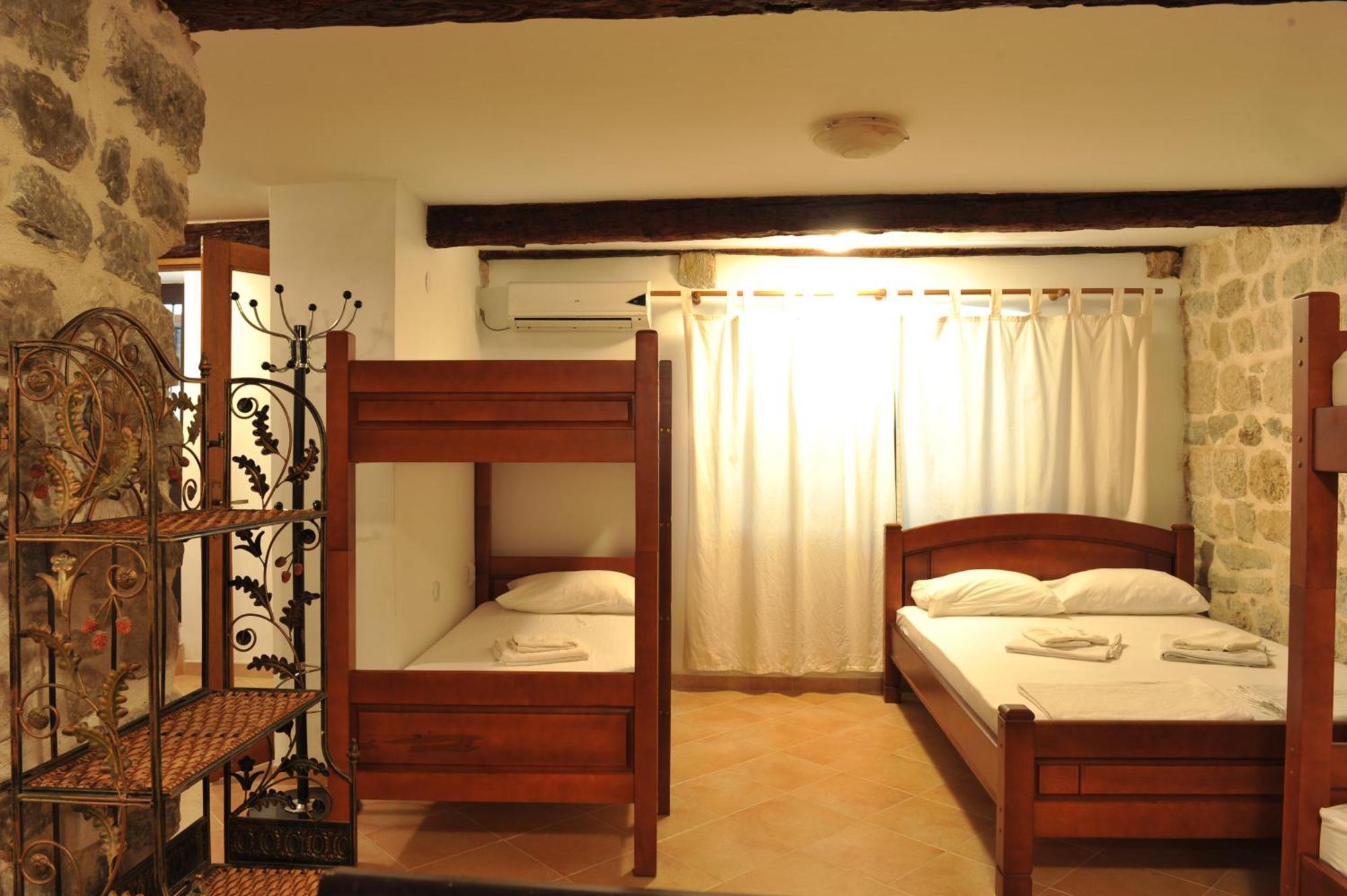Apartments Monika Old Town Kotor Dış mekan fotoğraf